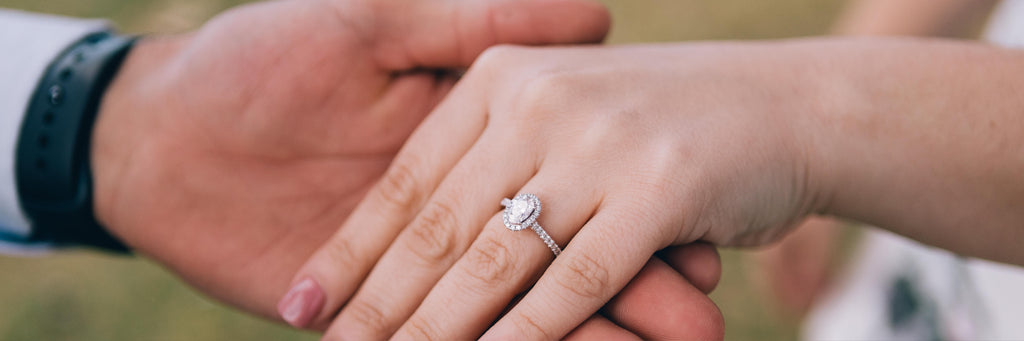 Moissanite Engagement Rings: Get The Complete Guide